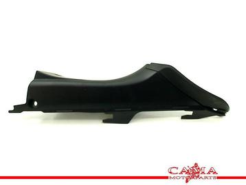 CARENAGE INTERNE PANNEAU GAUCHE Honda (64240-MGP-D00), Utilisé