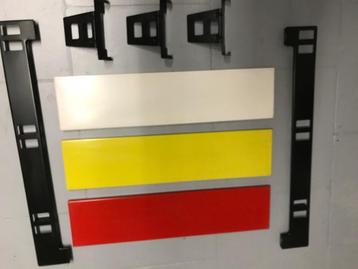 TOMADO rekje MID CENTURY beschikbaar voor biedingen