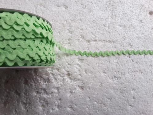 8 mm helder lichtgroen zigzag serpentijnlint GS0838, Hobby en Vrije tijd, Naaien en Fournituren, Nieuw, Ophalen of Verzenden