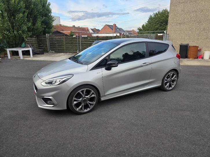 Ford fiesta st line, Auto's, Ford, Particulier, Fiësta, Benzine, Euro 6, Stadsauto, 3 deurs, Handgeschakeld, Zilver of Grijs, Zwart