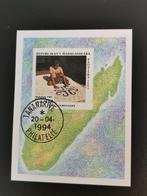 Madagascar 1994 - artisanat local - carte - BLOC, Timbres & Monnaies, Timbres | Afrique, Affranchi, Enlèvement ou Envoi, Autres pays