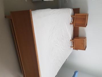 Vintage Houten Bed 140X200 / Nachtkastjes /Matras beschikbaar voor biedingen