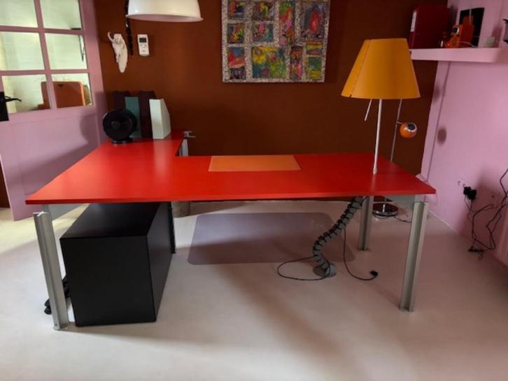 BULO - Rode bureau / Eettafel, Zakelijke goederen, Kantoor en Winkelinrichting | Kantoormeubilair en Inrichting, Tafel, Ophalen
