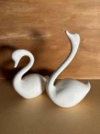 Porseleinen beeldjes witte zwanen, Antiek en Kunst, Ophalen