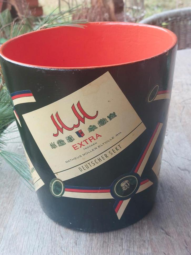 Refroidisseur à vin/antique/Matheus Muller/1950/60 pour la d, Collections, Boîte en métal, Enlèvement ou Envoi