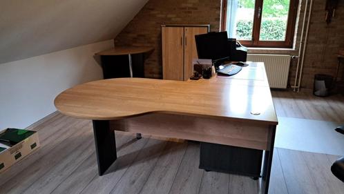 Compleet bureau met div kasten en tafels, Huis en Inrichting, Bureaus, Zo goed als nieuw, Bureau, Ophalen