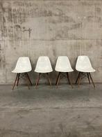 4x witte Vintage kuipstoelen met houten poten prijs per stuk, Huis en Inrichting, Ophalen, Gebruikt, Wit, Vintage