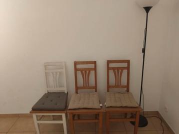 Chaise de très bonne qualité. beschikbaar voor biedingen