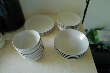 Set d’assiettes IKEA beschikbaar voor biedingen