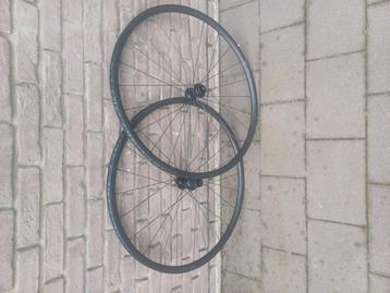 Specialized disc wielset dt470 velgen beschikbaar voor biedingen