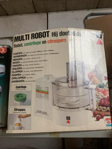 Multi robot hij doet alles kneden mengen mixen hakken snijde beschikbaar voor biedingen