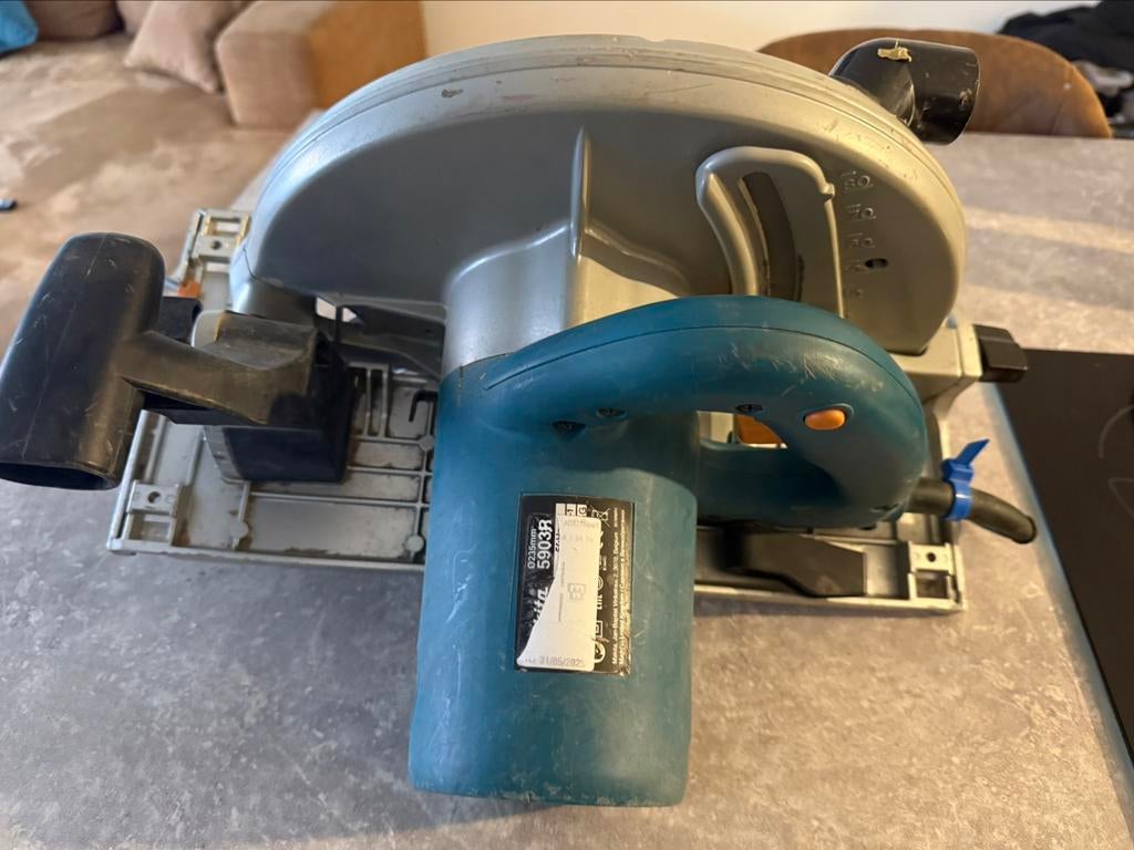 Makita 5903R Afkort-/cirkelzaag, Doe-het-zelf en Bouw, Gereedschap | Zaagmachines, Zo goed als nieuw, Cirkelzaag, Ophalen of Verzenden