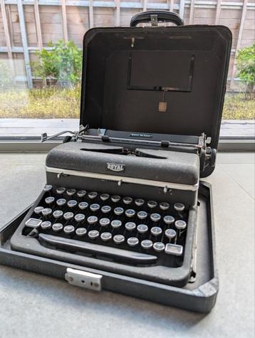 Vintage Royal "Quiet De Luxe" typemachine jaren '40/'50 beschikbaar voor biedingen