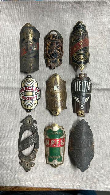 Oude koperen kopmerken, balhoofdplaatjes fietsen beschikbaar voor biedingen