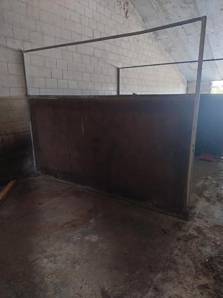 Stallen : 2x voorwand en 2x tussenwand, Dieren en Toebehoren, Stalling en Weidegang
