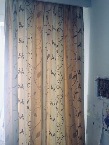 2 gordijnen 100 cm breed x 207 cm lang (Gent) beschikbaar voor biedingen