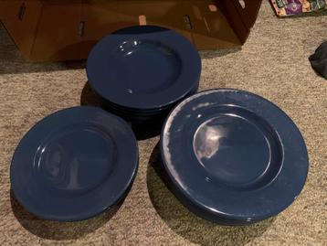 Lot assiettes faience bleu foncé Carrefour 19 pièces