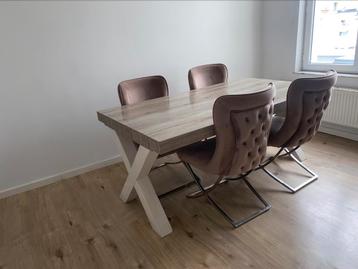 Eettafel te koop ! beschikbaar voor biedingen
