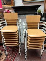 Vintage stoelen 16 stuks -15€ per stoel, Tuin en Terras, Ophalen, Gebruikt, Hout, Stoel