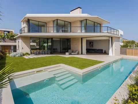 Villa te huur in barcelona, Vakantie, Vakantiehuizen | Spanje, Costa Brava, Landhuis of Villa, Stad, Aan zee, 4 of meer slaapkamers