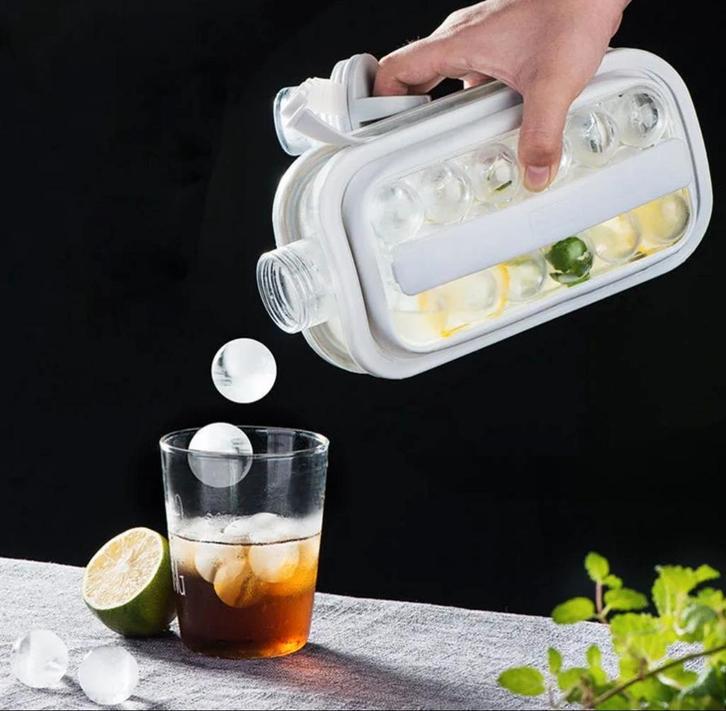 Bouteille en moule à glaçons pliable 2 en 1, Maison & Meubles, Cuisine| Tupperware, Enlèvement ou Envoi