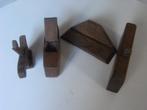 2 Rabots en bois anciens + 1 boite à angles (lot =20 €), Ophalen of Verzenden
