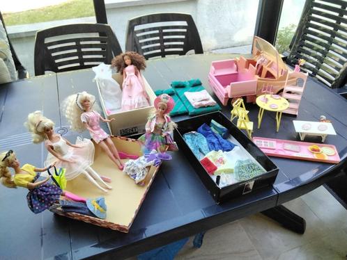 Barbiepoppenlot 1966/accessoires-van-dinette-kleding, Verzamelen, Poppen, Gebruikt, Accessoires, Ophalen of Verzenden