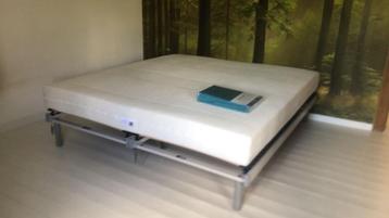 Tweepersoonsbed The Night Store beschikbaar voor biedingen