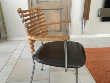 6 Tyger stoelen beschikbaar voor biedingen