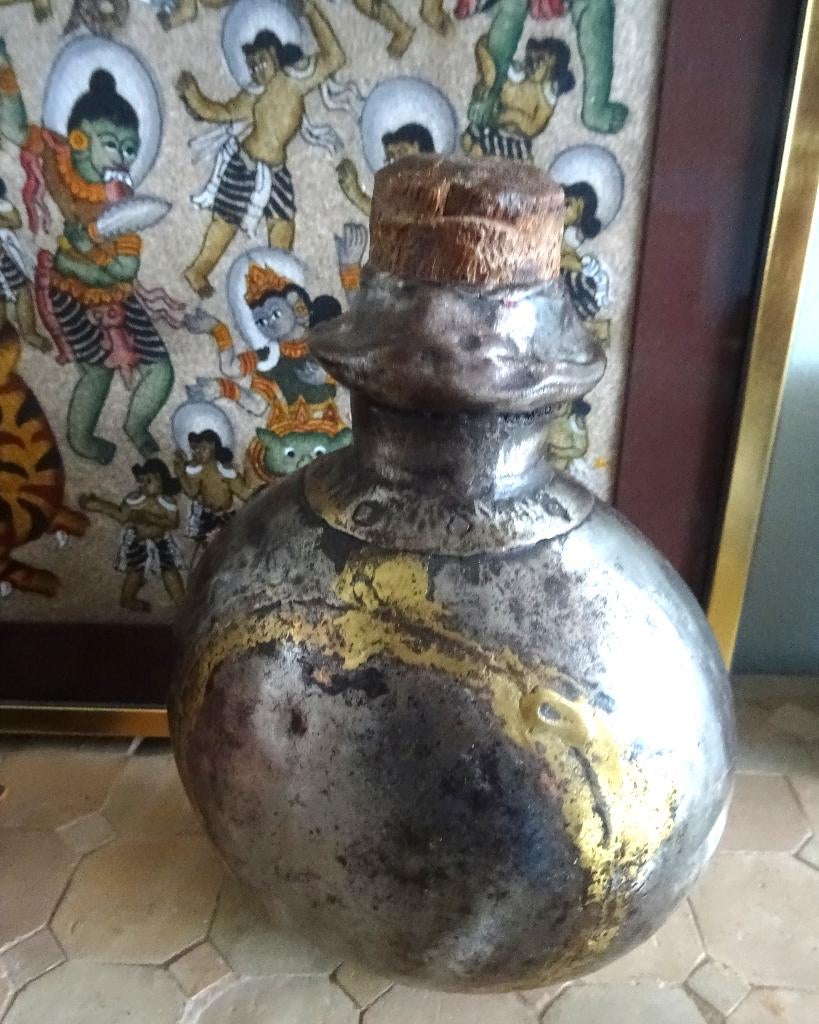 India Rajasthan antieke waterkruik. Metaal, prachtige patina, Antiek en Kunst, Kunst | Niet-Westerse kunst, Ophalen of Verzenden