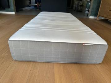 Matras 90cmx200cm beschikbaar voor biedingen