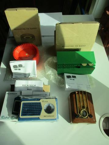 4 (Replica) transistor radiootjes. 3x PRC en 1x Nederland. beschikbaar voor biedingen