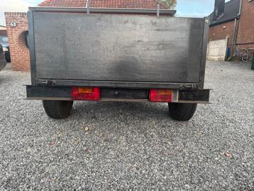 Aanhangwagen in goede staat beschikbaar voor biedingen