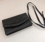 Vintage handtas / clutch met riem in lakleder, Handtassen en Accessoires, Tassen | Damestassen, Ophalen of Verzenden