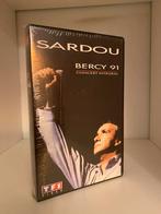 Sardou Bercy 1991 VHS (SEALED), CD & DVD, VHS | Documentaire, TV & Musique, Musique et Concerts, Neuf, dans son emballage
