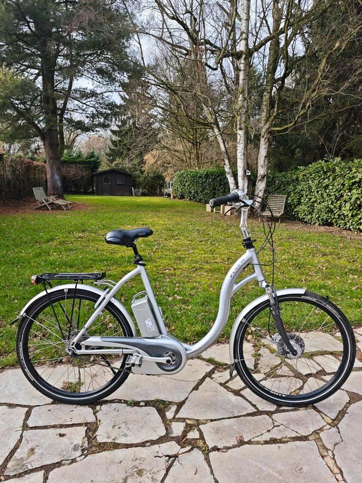 Flyer série C, entrée très basse et spacieuse, 26v, 4A, Vélos & Vélomoteurs, Vélos électriques, Utilisé, 51 à 55 cm, 30 à 50 km par batterie