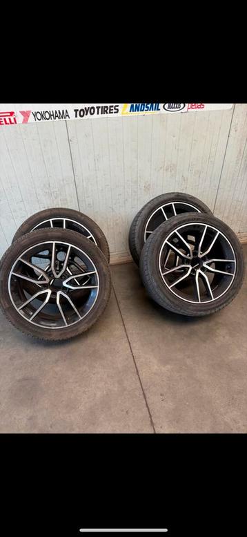 Mercedes velgen 255/40/18 met goede banden beschikbaar voor biedingen