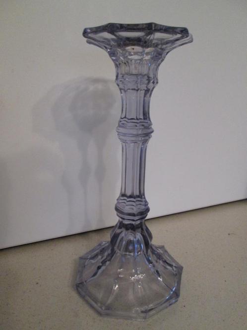 Vintage Violet kleurige  glazen kandelaar van 20 cm hoog, Antiek en Kunst, Antiek | Kandelaars, Glas, Ophalen of Verzenden