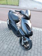 Aprillia sr50, Fietsen en Brommers, Ophalen, Zo goed als nieuw