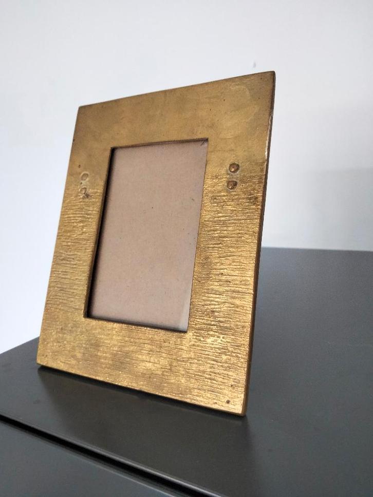 Brutalist Design fotokader brons ? Gesigneerd, Antiquités & Art, Art | Autres Art, Enlèvement ou Envoi