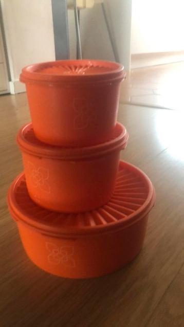 Mooie Tupperware oranje bewaardozen 