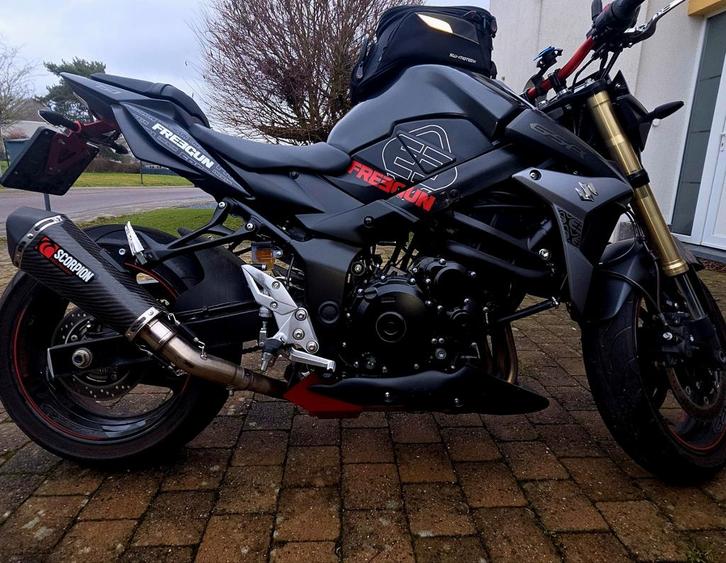 Suzuki - GSR 750cc - Édition FREEGUN 2016 - 8500km, Motos, Motos | Suzuki, Particulier, Sport, plus de 35 kW, 4 cylindres, Permis Moto A