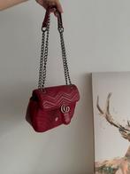 Red bag, Ophalen