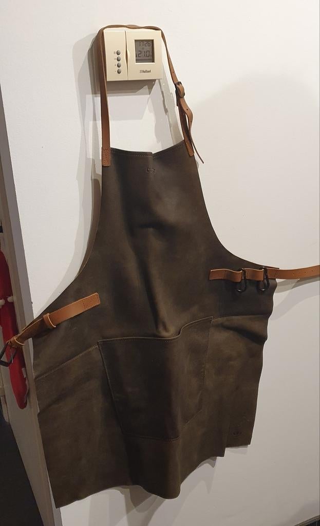 Dutchdeluxes BBQ - stijl schort 100% volnerf leer - (Nieuw), Huis en Inrichting, Keuken | Textiel, Schort, Ophalen