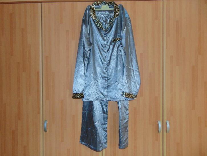 Pyjama satijn look maat L nieuw, Kleding | Dames, Pyjama's, Nieuw, Maat 42/44 (L), Ophalen of Verzenden
