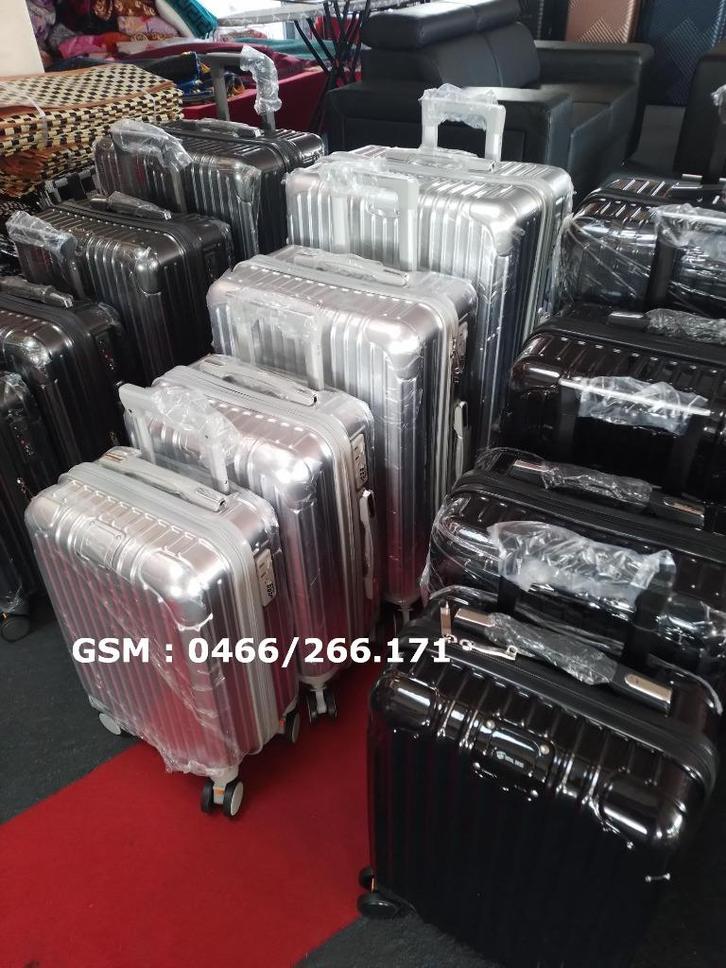 Nouveau Model 2025 Set de 4 Valises pour 119 euro!!!, Handtassen en Accessoires, Koffers, Nieuw, Hard kunststof, 70 cm of meer