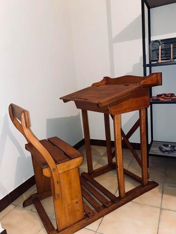 Gerestaureerd schoolbankje beschikbaar voor biedingen