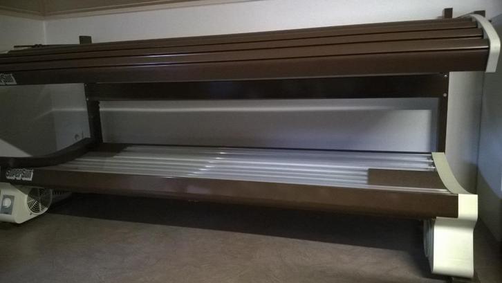 Zonnebank, Elektronische apparatuur, Zonnebanken en Gezichtsbruiners, Zo goed als nieuw, Zonnebank dubbelzijdig, 15 lampen of meer