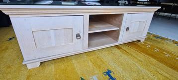 mooie salontafel beschikbaar voor biedingen