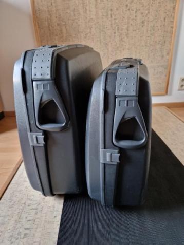 2 Reiskoffers Elanza met cijferslot beschikbaar voor biedingen